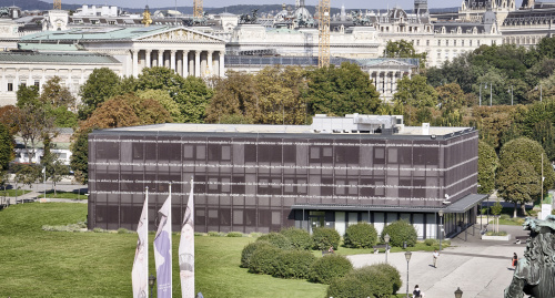 Blick vom Altan der Neuen Hofburg auf den Heldenplatz mit Pavillon Ring