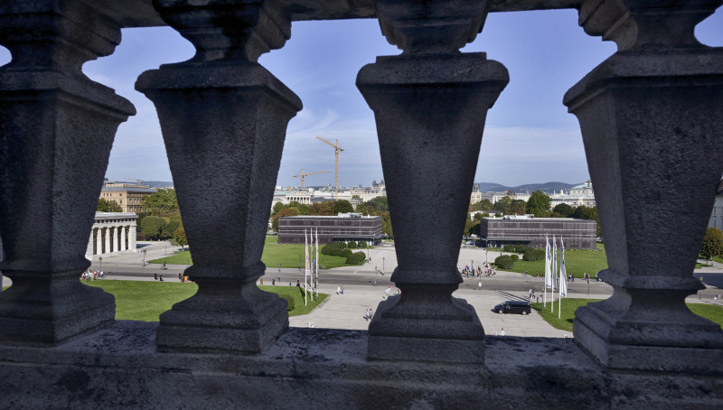 Blick vom Altan der Neuen Hofburg auf den Heldenplatz mit Pavillon Ring und Pavillon Burg