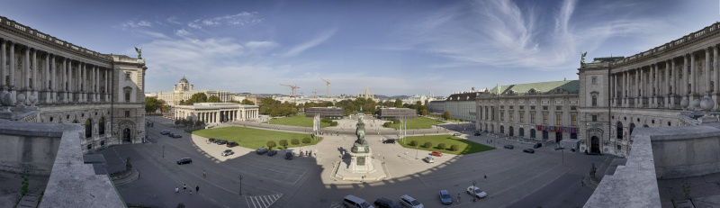 Blick vom Altan der Neuen Hofburg auf den Heldenplatz mit Pavillon Ring und Pavillon Burg