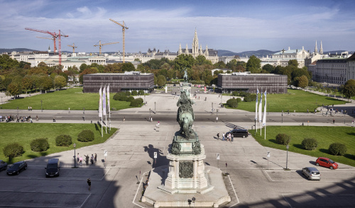 Blick vom Altan der Neuen Hofburg auf den Heldenplatz mit Pavillon Ring und Pavillon Burg