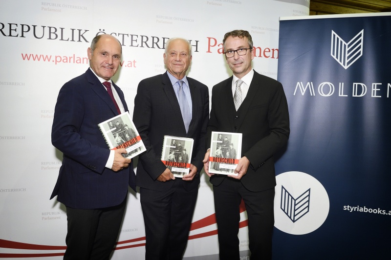 Von links: Nationalratspräsident Wolfgang Sobotka (V), Buchautor Roman Sandgruber, Geschäftsführer Molden Verlag Matthias Opis