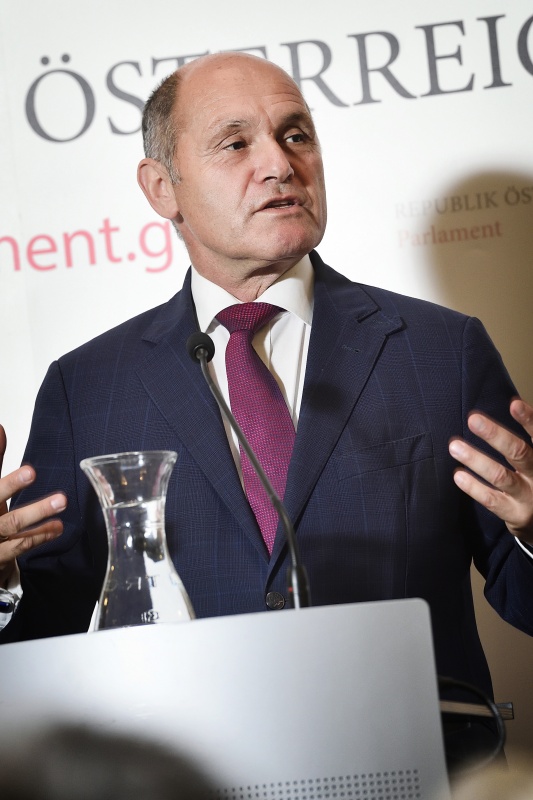 Begrüßung durch Nationalratspräsident Wolfgang Sobotka (V)