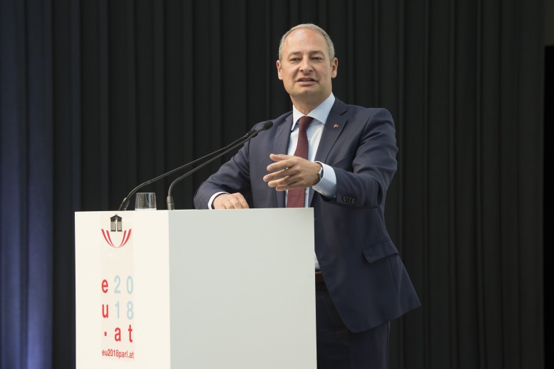 Am Rednerpult: Nationalratsabgeordneter Andreas Schieder (S)