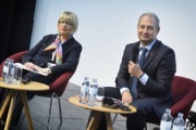 Von links: Helga Maria Schmid, Secretary General of the EEAS, Nationalratsabgeordneter Andreas Schieder (S)