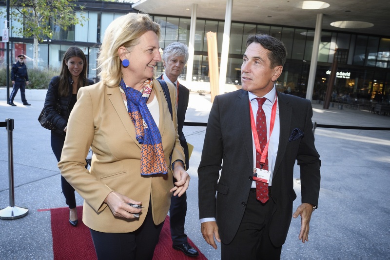 Von links: Außenministerin Karin Kneissl, Nationalratsabgeordneter Reinhard Eugen Bösch (V)