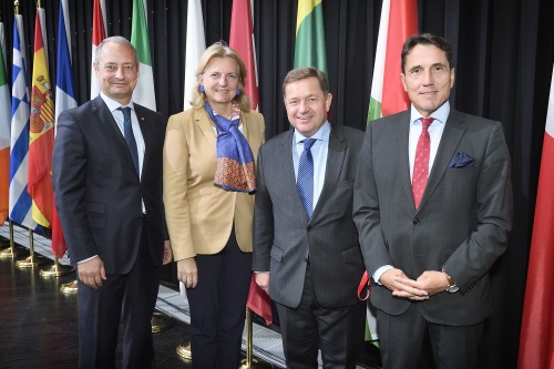 Von links: Nationalratsabgeordneter Andreas Schieder (S), Außenministerin Karin Kneissl, Nationalratsabgeordneter Werner Amon (V), Nationalratsabgeordneter Reinhard Bösch (V)