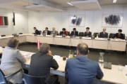 Aussprache: Blick Richtung Chinesische Delegation unter der Leitung des stv. Vorsitzenden Baimachilin (5. von links)