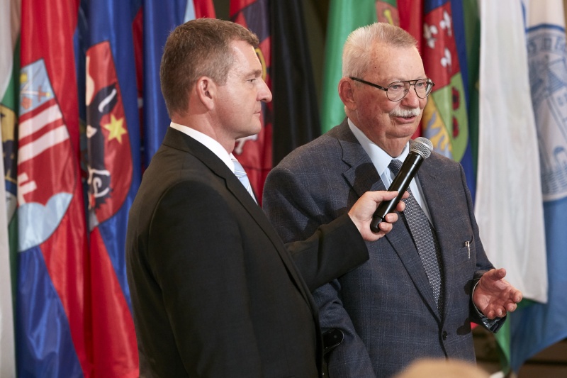 Von linkst Norbert Kapeller Generalsekretär des VLÖ und Präsident des VLÖ Rudolf Reimann