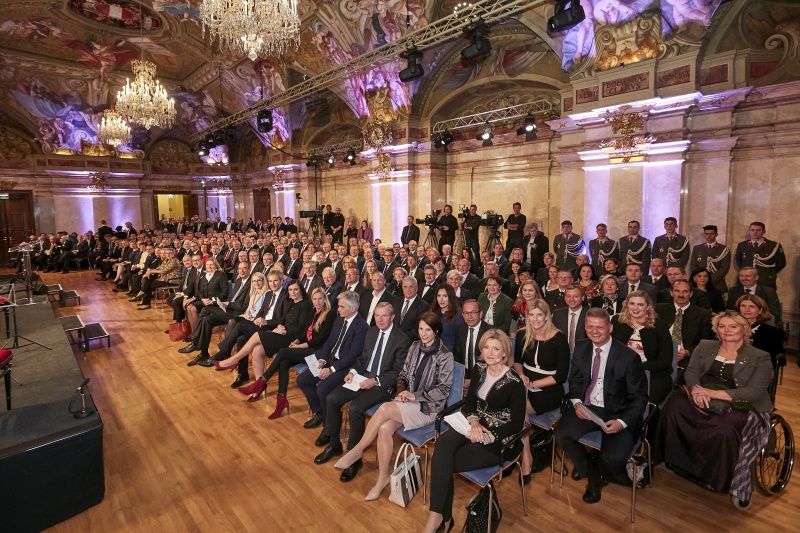 Nachgestelltes Foto Erste Sitzung der Provisorischen Nationalversammlung am 21. 10. 1918