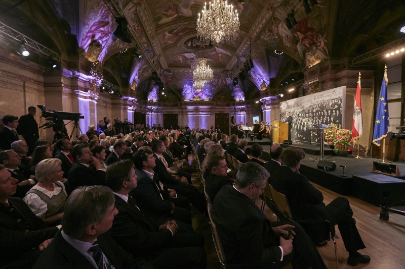 Rede von Nationalratspräsident Wolfgang Sobotka (V). Blick Richtung SitzungsteilnehmerInnen