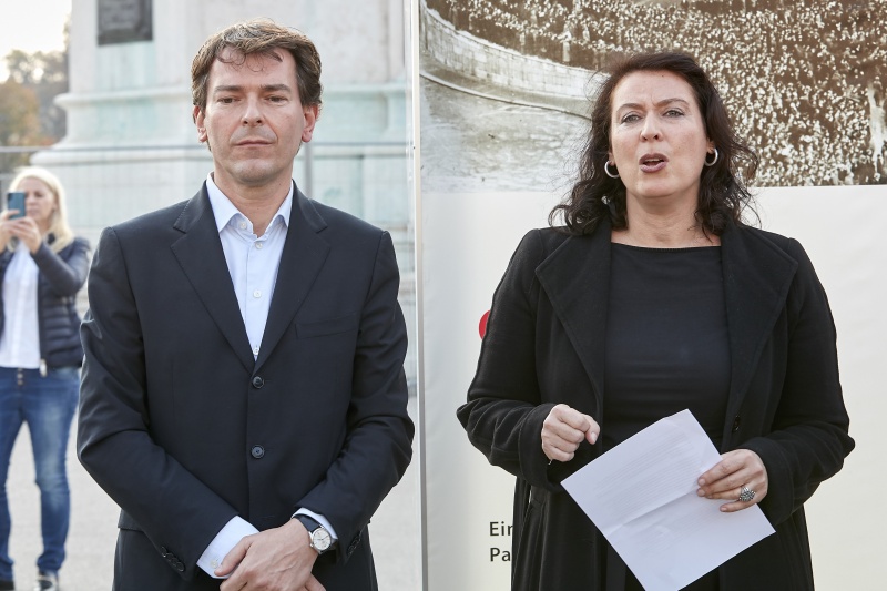 Von rechts: Ausstellungskuratorin Nadia Rapp-Wimberger und Ausstellungsgestalter Alexander Kada