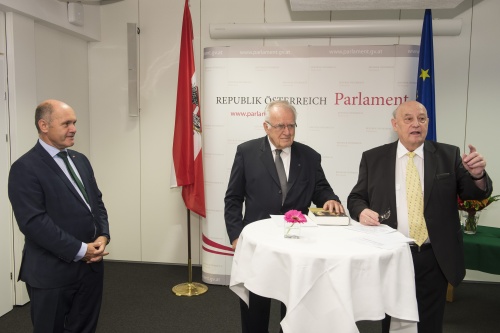 Von links: Nationalratspräsident Wolfgang Sobotka (V), Ehemaliger Generalsekretärs des Europarates Walter Schwimmer, Reg. Rat Anton Salesny