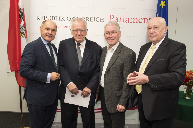 Von links: Nationalratspräsident Wolfgang Sobotka (V), Ehemaliger Generalsekretärs des Europarates Walter Schwimmer, Karl Satzinger, Reg. Rat Anton Salesny
