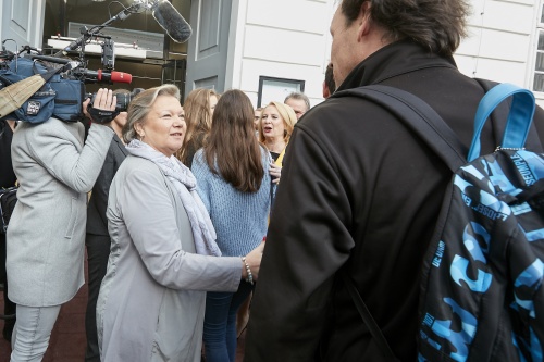 Dritte Nationalratspräsidentin Anneliese Kitzmüller (F) begrüßt die ersten BesucherInnen