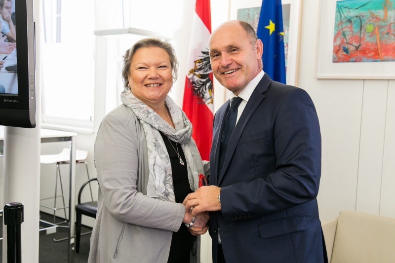 Von links: Driitte Nationalratspräsidentin Anneliese Kitzmüller (F) und Nationalratspräsident Wolfgang Sobotka (V)