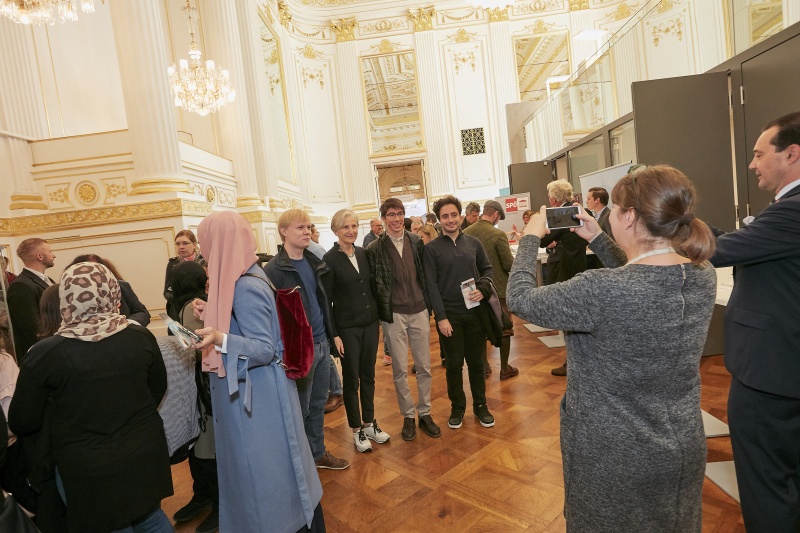 VeranstaltungsteilnehmerInnen im Kleinen Redoutensaal