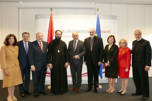 Gruppenfoto mit Nationalratspräsident Wolfgang Sobotka (V) und der Delegation der Archonten des Ökumenischen Patriarchats von Konstantinopel aus den USA