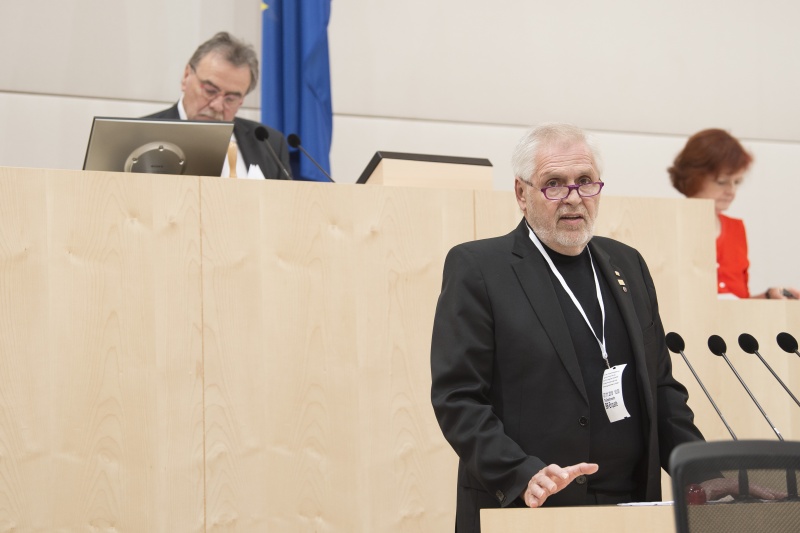 Am Rednerpult: Herbert Paulischin, Berufsverband der Sozialen Arbeit