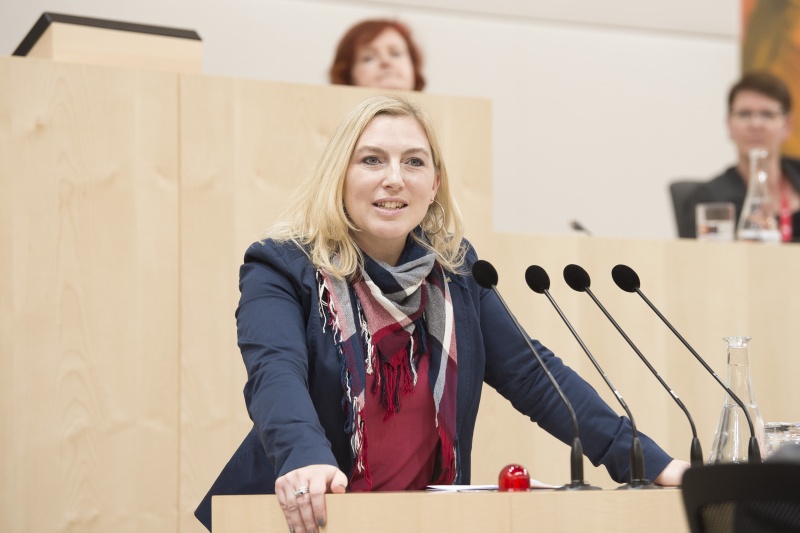 Am Rednerpult: Bundesrätin Doris Hahn (S)