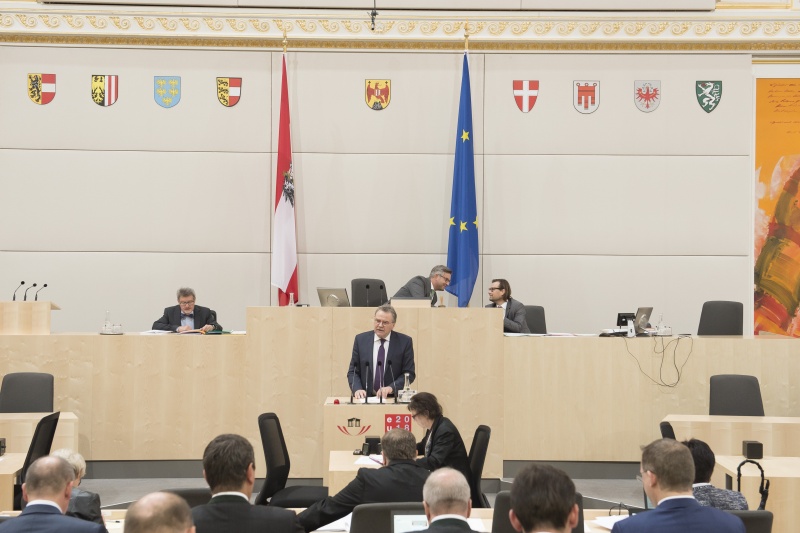 Am Rednerpult: Bundesratsvizepräsident Ewald Lindinger (S)