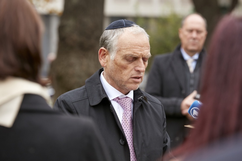 Totengebet durch Oberkantor Shmuel Barzilai