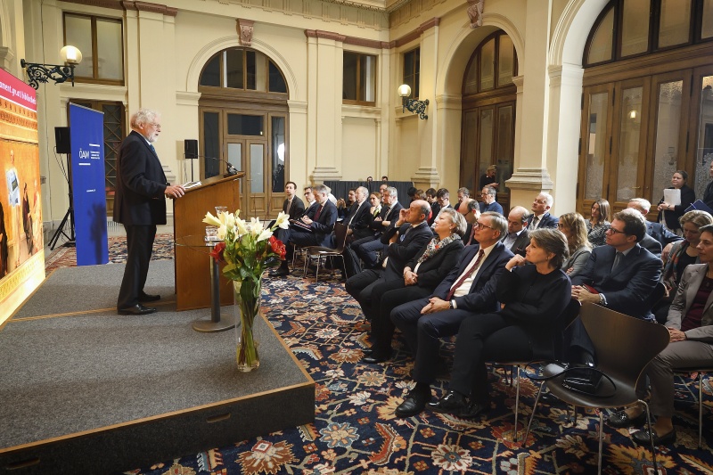 Rede des Präsidenten der Österreichischen Akademie der Wissenschaften Anton Zeilinger. Blick Richtung VeranstaltungsteilnehmerInnen
