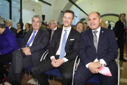 Von links: Bundespräsident a.D. Heinz Fischer, Kanzleramtsminister Gernot Blümel (V), Nationalratspräsident Wolfgang Sobotka (V)