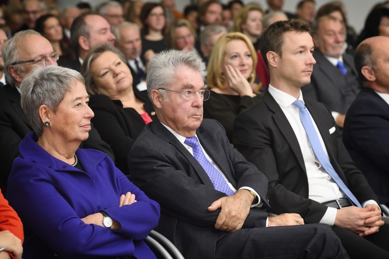 Von links: Margit Fischer, Dritte Nationalratspräsidentin Anneliese Kitzmüller (F), Bundespräsident a.D. Heinz Fischer, Zweite Nationalratspräsidentin Doris Bures (S), Kanzleramtsminister Gernot Blümel