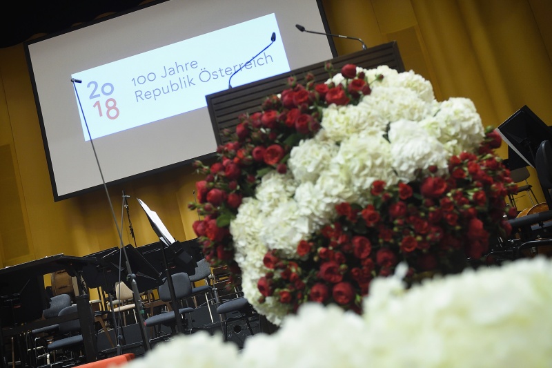 Rednerpult, Blumendekoration