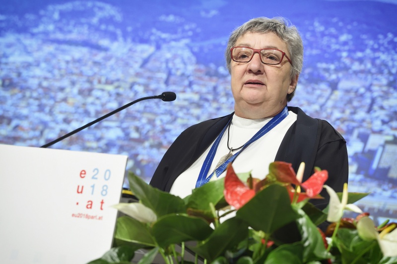 Welcome Speech: President of the Federal Council Inge Posch-Gruska (S)