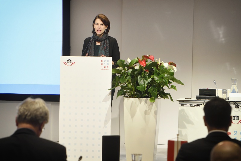State Secretary, Federal Ministry of the Interior Karoline Edtstadler (V)