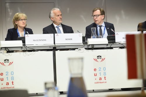From left: First Vice President of the European Parliament Mairead McGuinness, Federal Minister of Constitutional Affairs, Reforms, Deregulation and
Justice Josef Moser, Chair of the EU Committee of the Federal Council Christian Buchmann (V), Chair of Permanent Subcommittee on EU Affairs of the National Council Reinhold Lopatka (V)