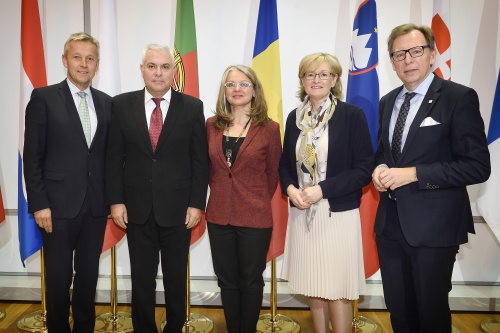 From left: Chair of Permanent Subcommittee on EU Affairs of the National Council Reinhold Lopatka (V), Angel Tilvar, Gabriela Cretu, First Vice President of the European Parliament Mairead McGuinness, Chair of the EU Committee of the Federal Council, Christian Buchmann (V),