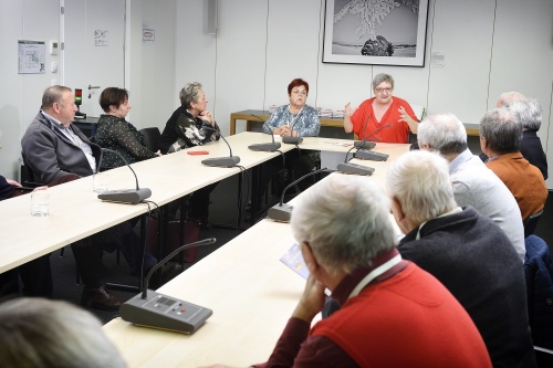 Bundesratspräsidentin Inge Posch-Gruska (S) mit VertreterInnen des ÖGB - Landespensionistenvorstandes