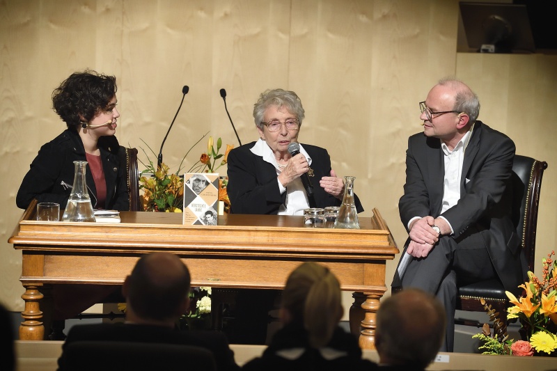 Von links: Autorin Anna Goldenberg, Zeitzeugin Helga Feldner-Busztin, Verlagsleiter Paul Zsolnay Verlag Herbert Ohrlinger