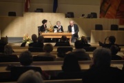 Von links: Autorin Anna Goldenberg, Zeitzeugin Helga Feldner-Busztin, Verlagsleiter Paul Zsolnay Verlag Herbert Ohrlinger