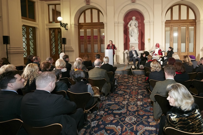 Begrüßung durch Dritte Nationalratspräsidentin Anneliese Kitzmüller (F)