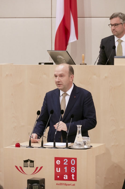 Bundesrat Bruno Aschenbrenner (V) am Rednerpult