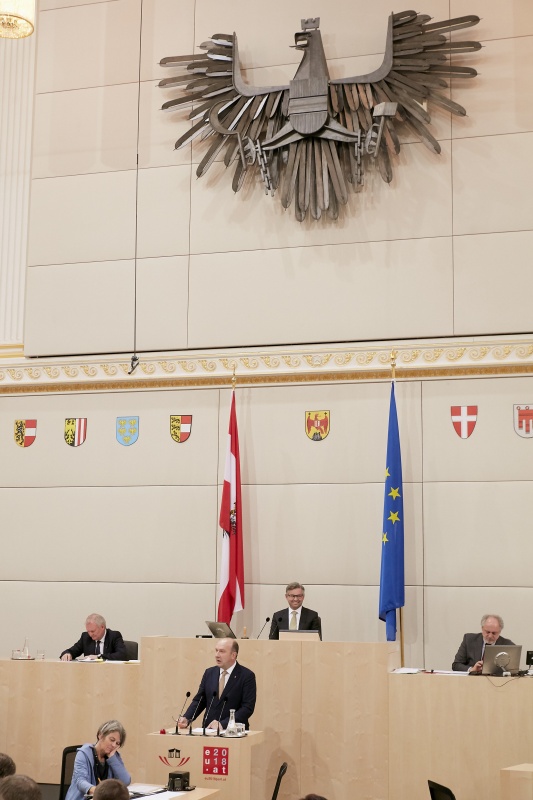 Bundesrat Bruno Aschenbrenner (V) am Rednerpult