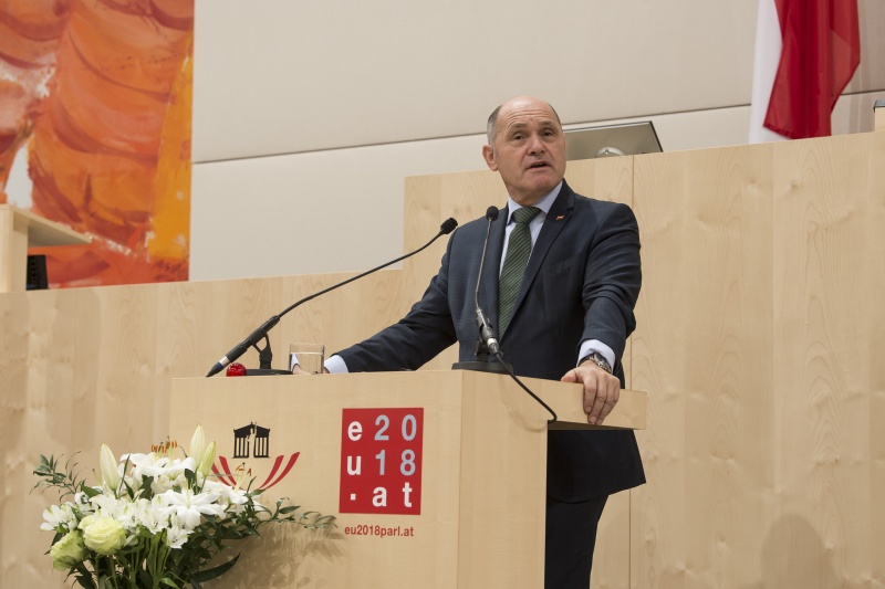 Am Rednerpult: Nationalratspräsident Wolfgang Sobotka (V)