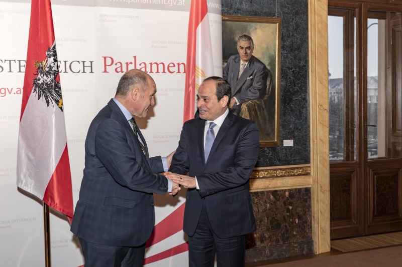 Von Links: Nationalratspräsident Wolfgang Sobotka (V) begrüßt den Präsidenten der Arabischen Republik Ägypten Abdel Fattah Al-Sisi