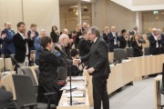 Von rechts: Bundesratvizepräsident Ewald Lindinger (S) verabschiedet sich von Bundesratsmitglied Reinhard Todt (S)