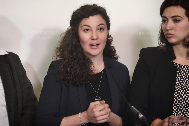 Nationalratsabgeordnete Stephanie Cox (J)