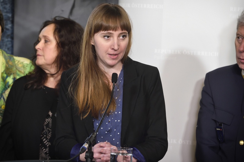 Interventionsstelle gegen Gewalt in der Familie Kerstin Schinner