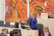 Sozialministerin Beate Hartinger-Klein (F) am Wort
