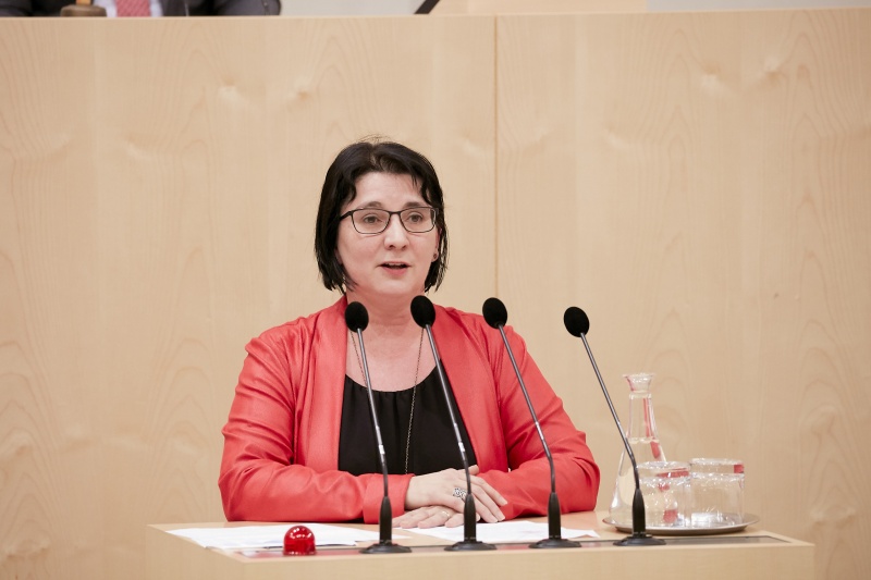 Bundesrätin Andrea Kahofer (S) am Rednerpult