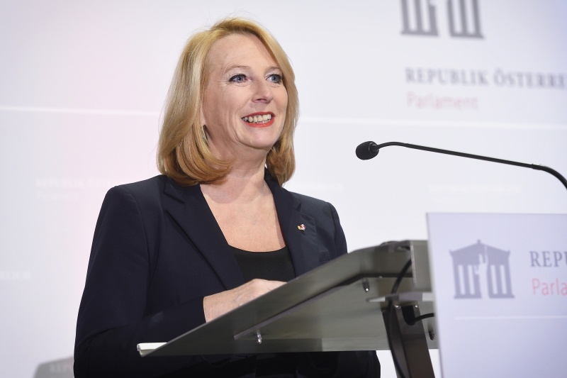 Zweite Nationalratspräsidentin Doris Bures (S) bei der Begrüßung