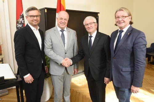 Von links: Bundesrat Magnus Brunner (V), Bundesratspräsident Ingo Appé (S), Schweizer Nationalrat Walter Müller, Bundesratvizepräsident Hubert Koller (S)