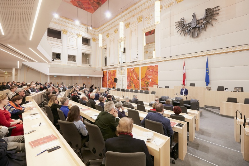 Präsentation der Arena Analyse 2019 durch Walter Osztovics Kovar & Partner. Blick Richtung VeranstaltungsteilnehmerInnen