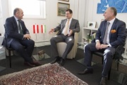Von links: Nationalratspräsident Wolfgang Sobotka (V), Kanzleramtsminister Gergely Gulyas, Botschafter Andor Nagy